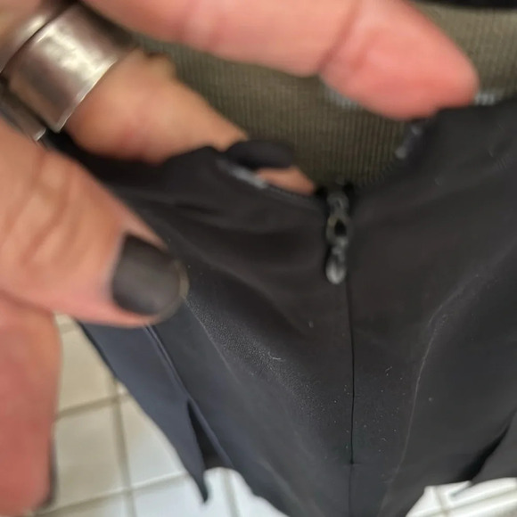 RARE. Armani NWT silk blend split panel skirt NWT size 6 black - Picture 7 of 14